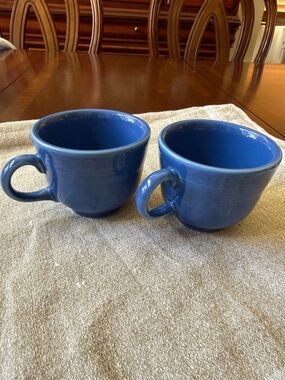 Fiesta table ware Homer Laughlin vibrant Turquoise color 2 tea coffee Cups Mugs